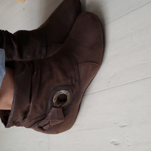 Bare Traps booties - Picture 3 of 9